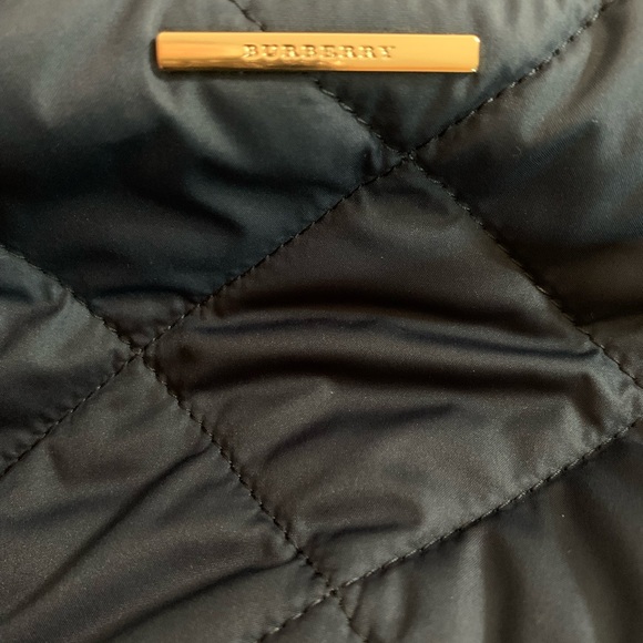 Women’s Authentic Burberry West Bridge Diamond Quilted Navy Jacket. - Picture 6 of 9